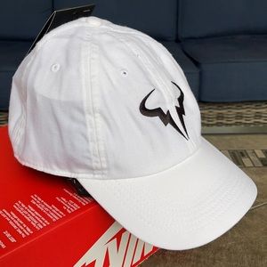 NIKE AEROBILL LIGHTWEIGHT BREATHABLE COMFORT CAP